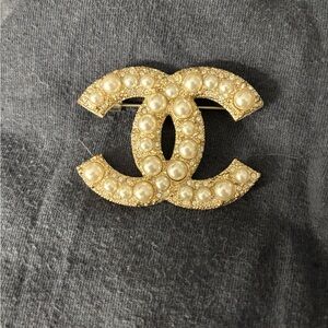 CHANEL Gold and Cream Pearl Brooch